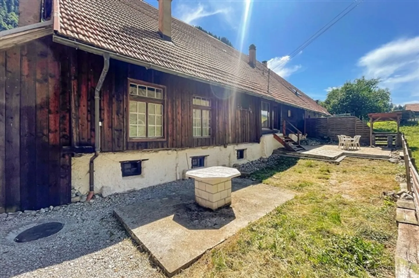 Farmhouse with 2 apartments and great potential in an idyllic setting - Photo 13 of 13