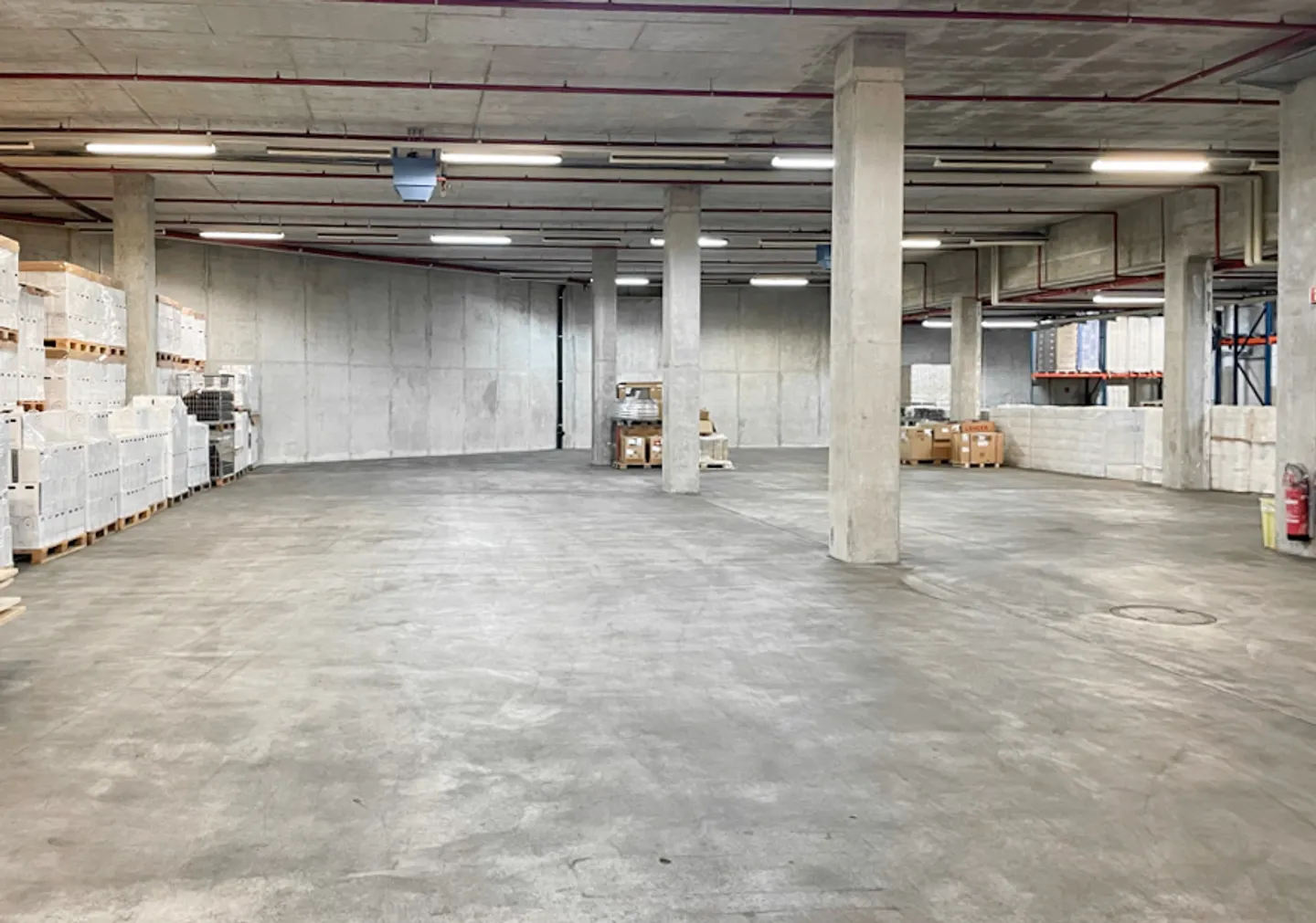 Erdgeschoss-Logistiklager mit Docks in der Industriezone von Allaman - Foto 3 von 4