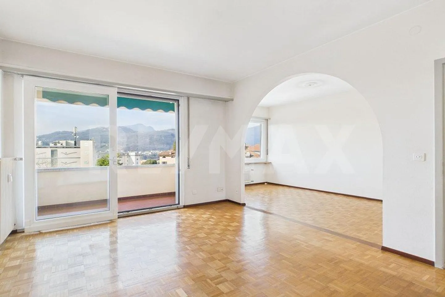 Appartement 3,5 avec balcon et vue panoramique - Photo 5 sur 12