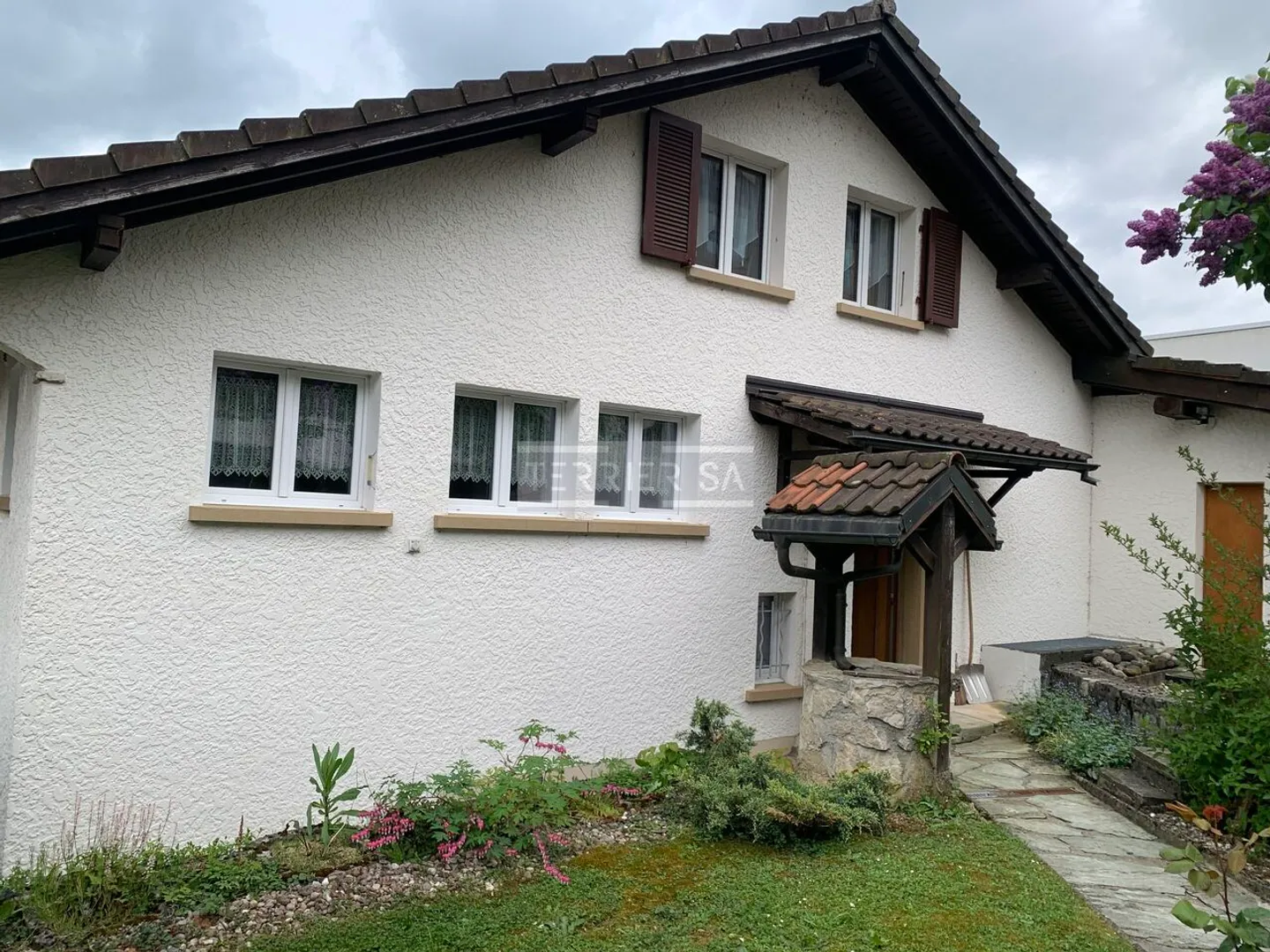 Village Center - Single Family House with Independent Office - Photo 3 of 14