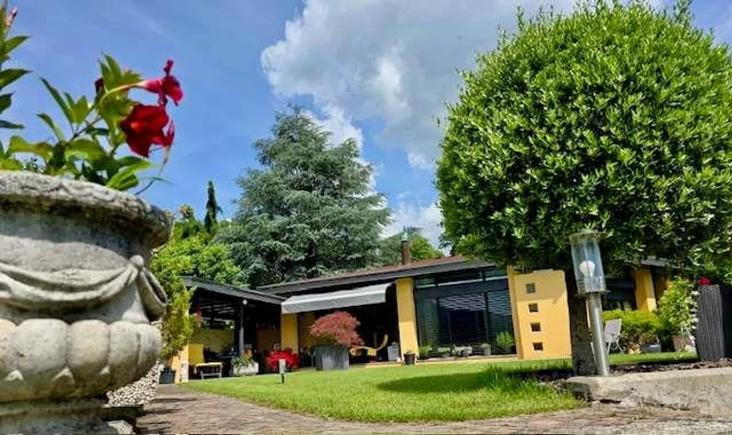 Elegante casa di campagna con giardino e piscina a Pura - Foto 5 di 13