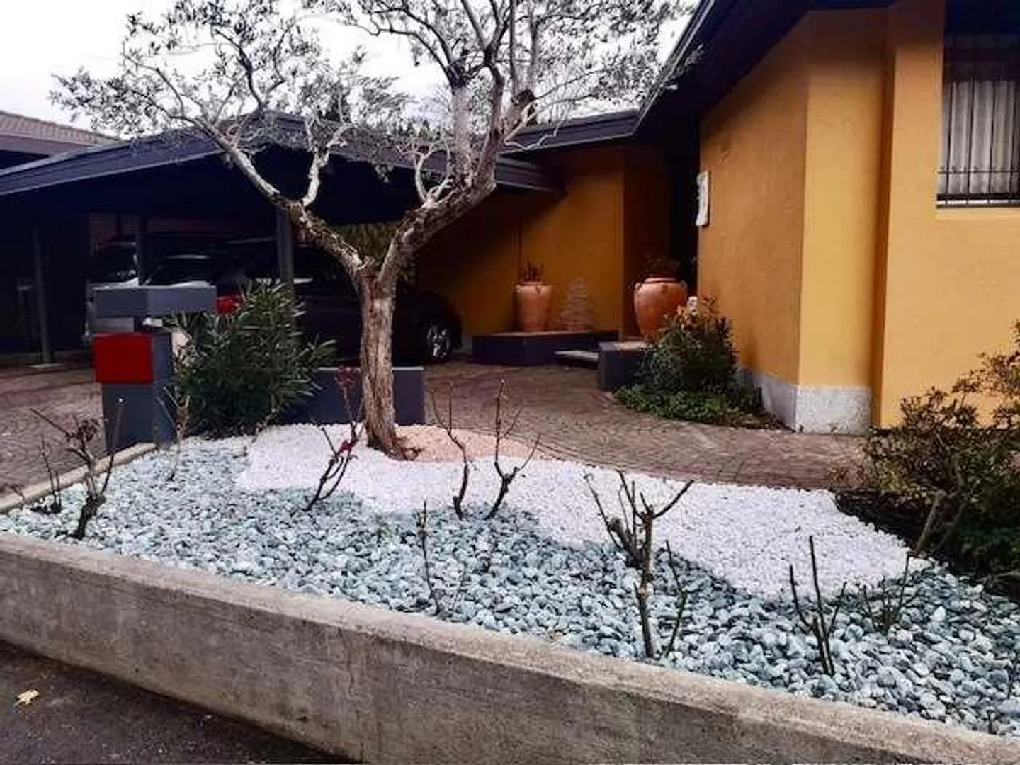 Elegante casa di campagna con giardino e piscina a Pura - Foto 11 di 13