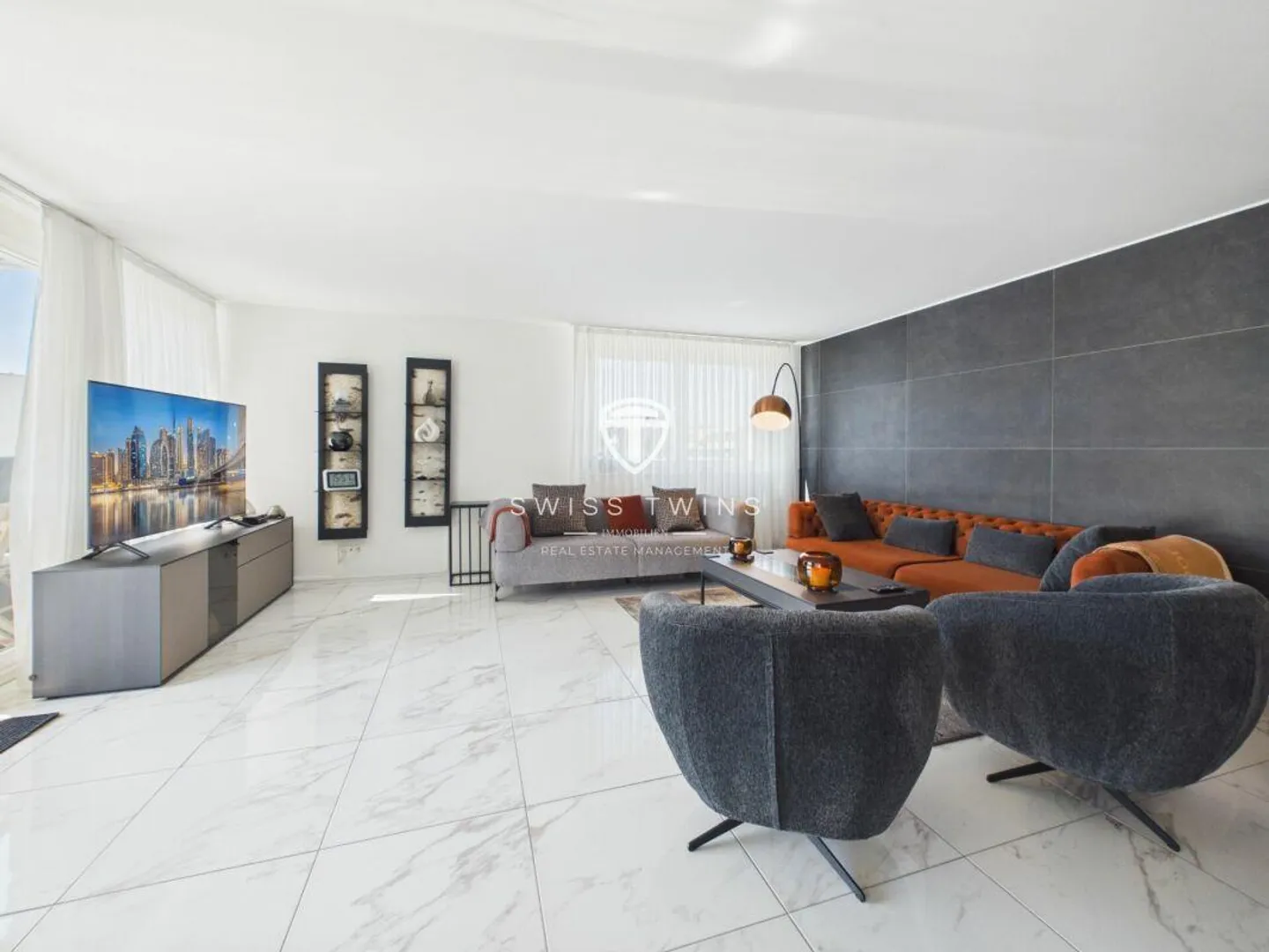 Prezzo incluso inventario - Esclusivo appartamento di 3,5 stanze con balcone panoramico a Root (LU) - Foto 3 di 28