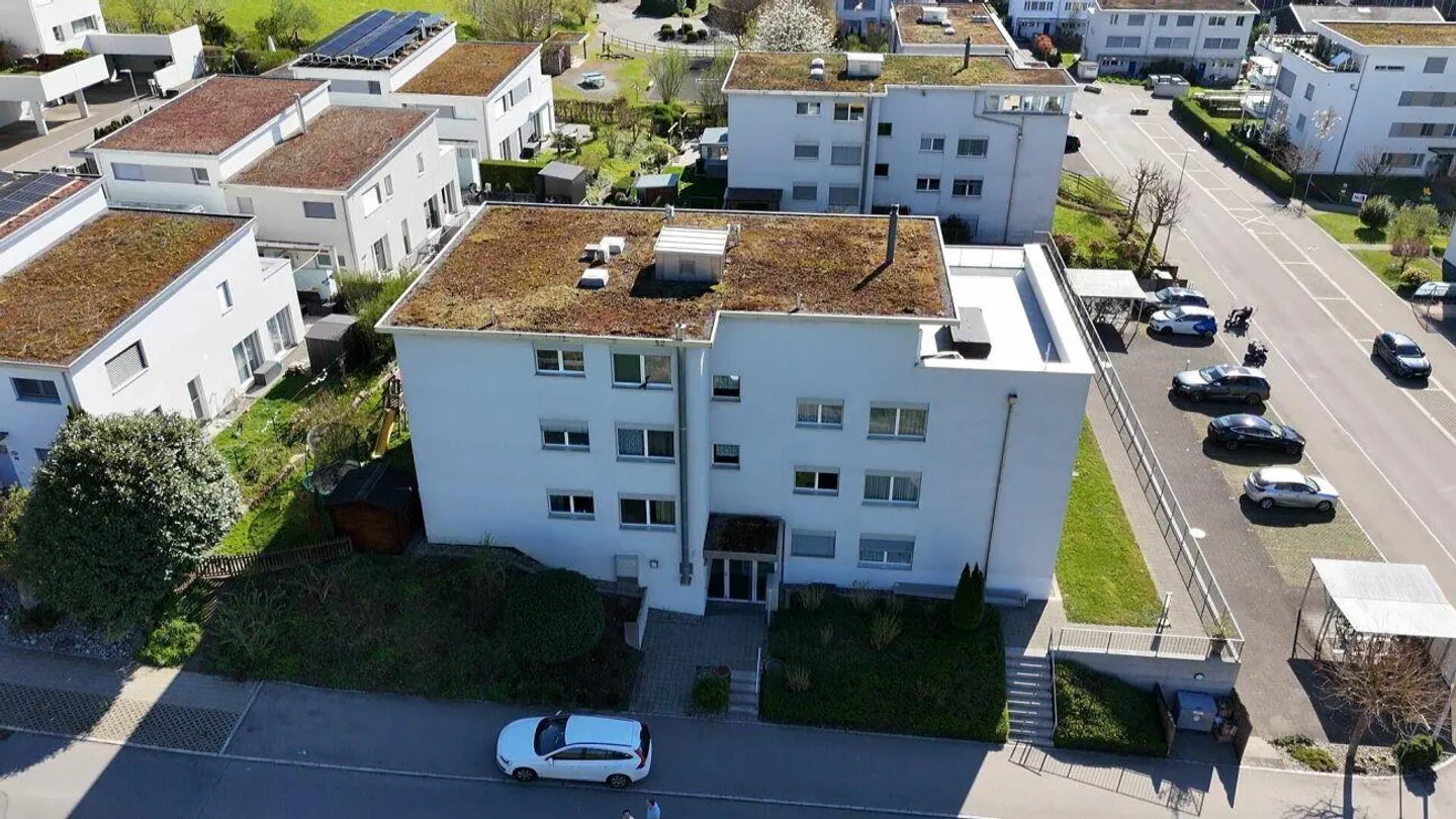 Prezzo incluso inventario - Esclusivo appartamento di 3,5 stanze con balcone panoramico a Root (LU) - Foto 17 di 28