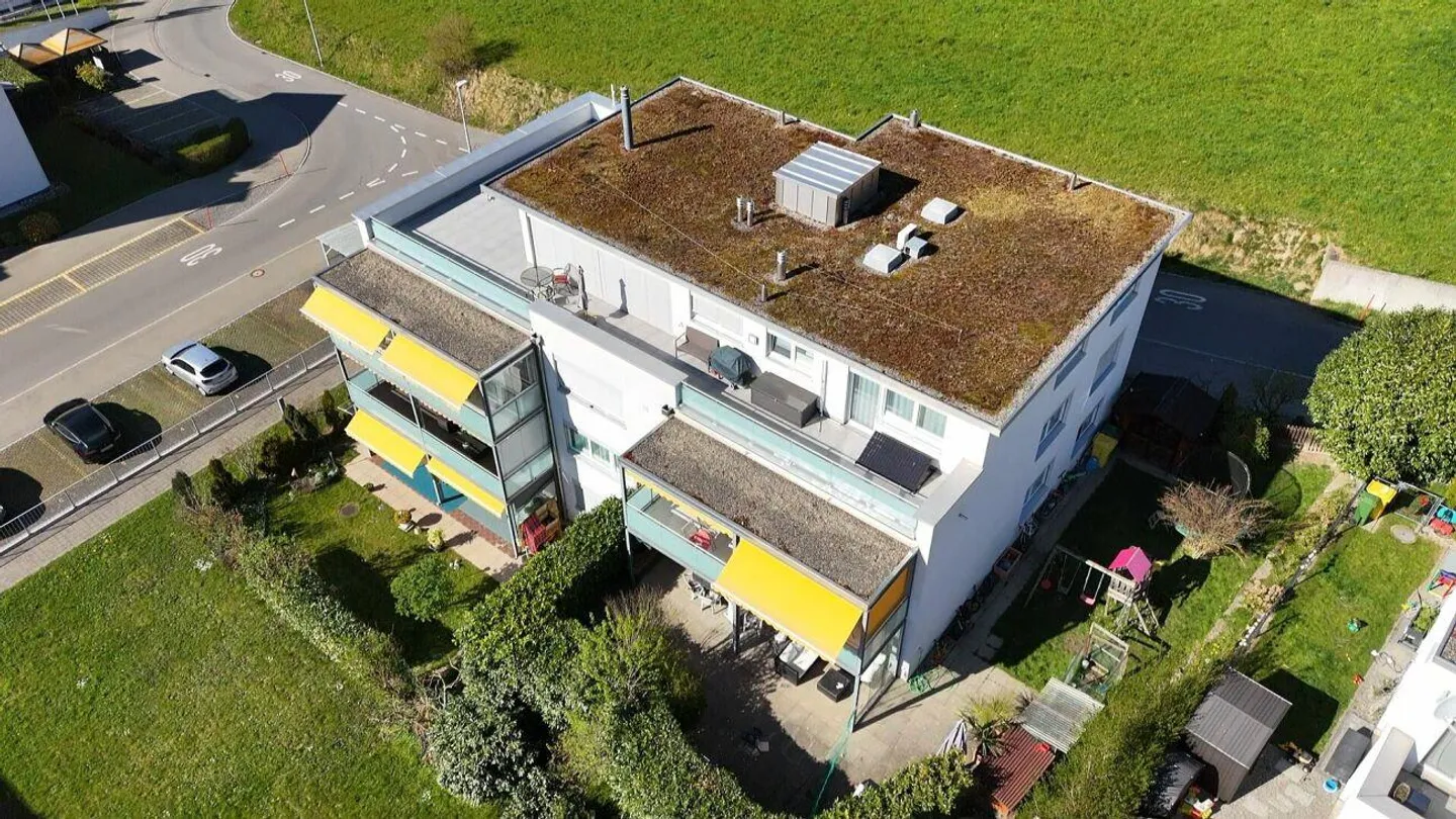 Prezzo incluso inventario - Esclusivo appartamento di 3,5 stanze con balcone panoramico a Root (LU) - Foto 21 di 28