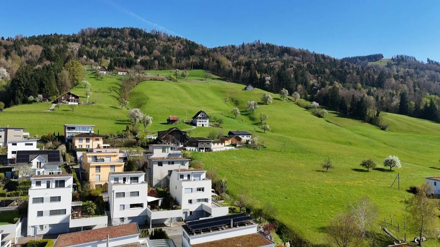 Prezzo incluso inventario - Esclusivo appartamento di 3,5 stanze con balcone panoramico a Root (LU) - Foto 24 di 28