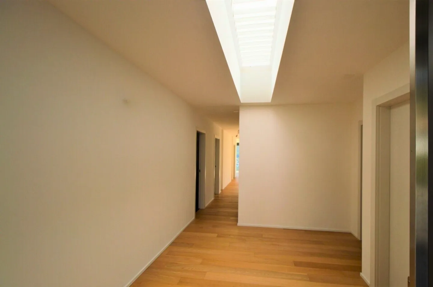 Refined penthouse with outbuilding and panoramic terraces in an exclusive setting - Photo 4 of 12