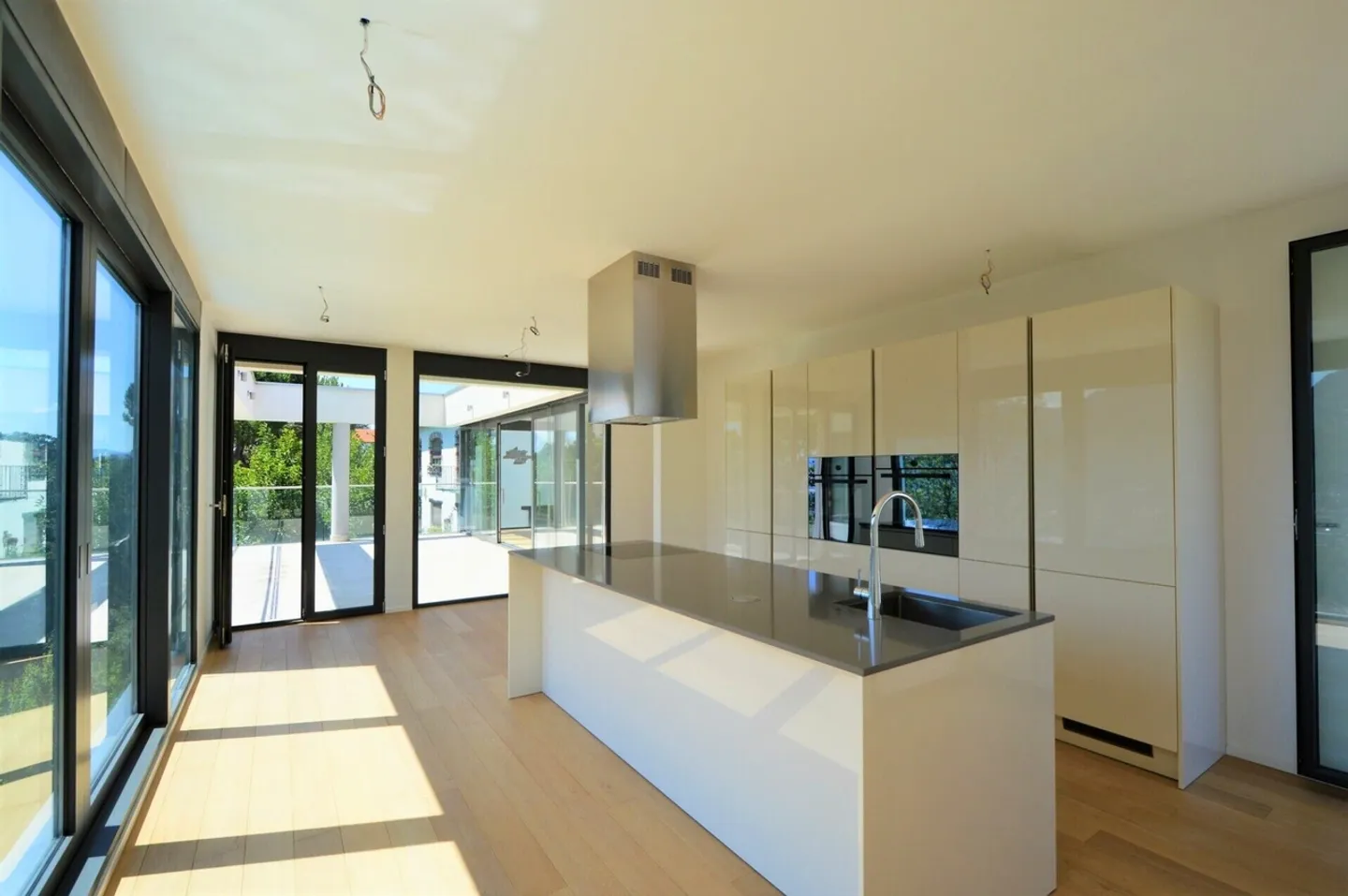 Refined penthouse with outbuilding and panoramic terraces in an exclusive setting - Photo 6 of 12
