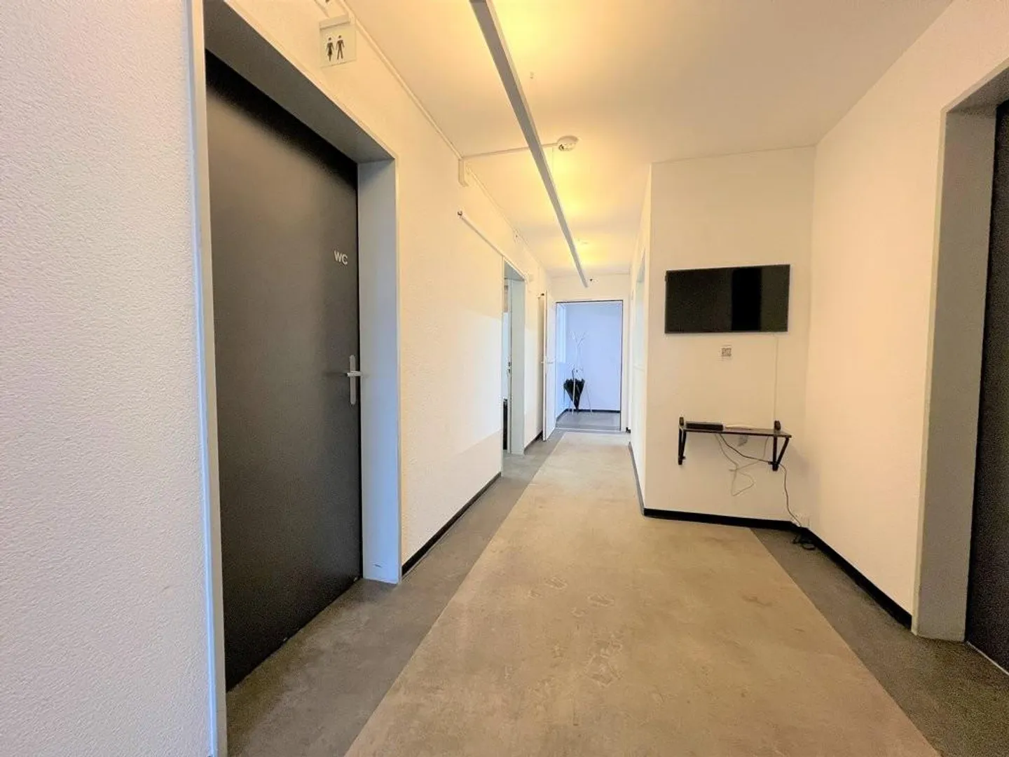 Bureaux au 6ème étage à louer ! - Photo 4 sur 11