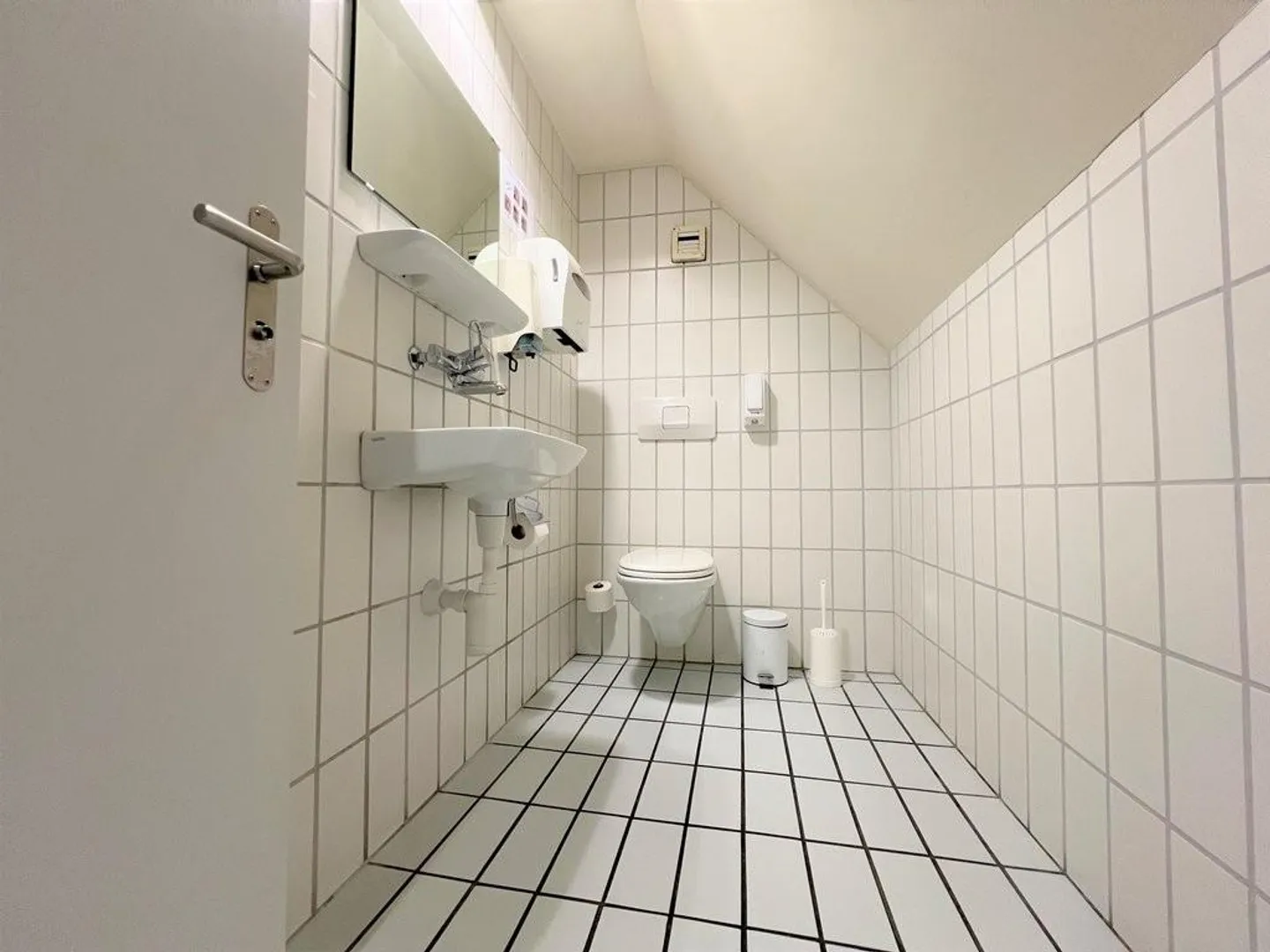 Bureaux au 6ème étage à louer ! - Photo 9 sur 11