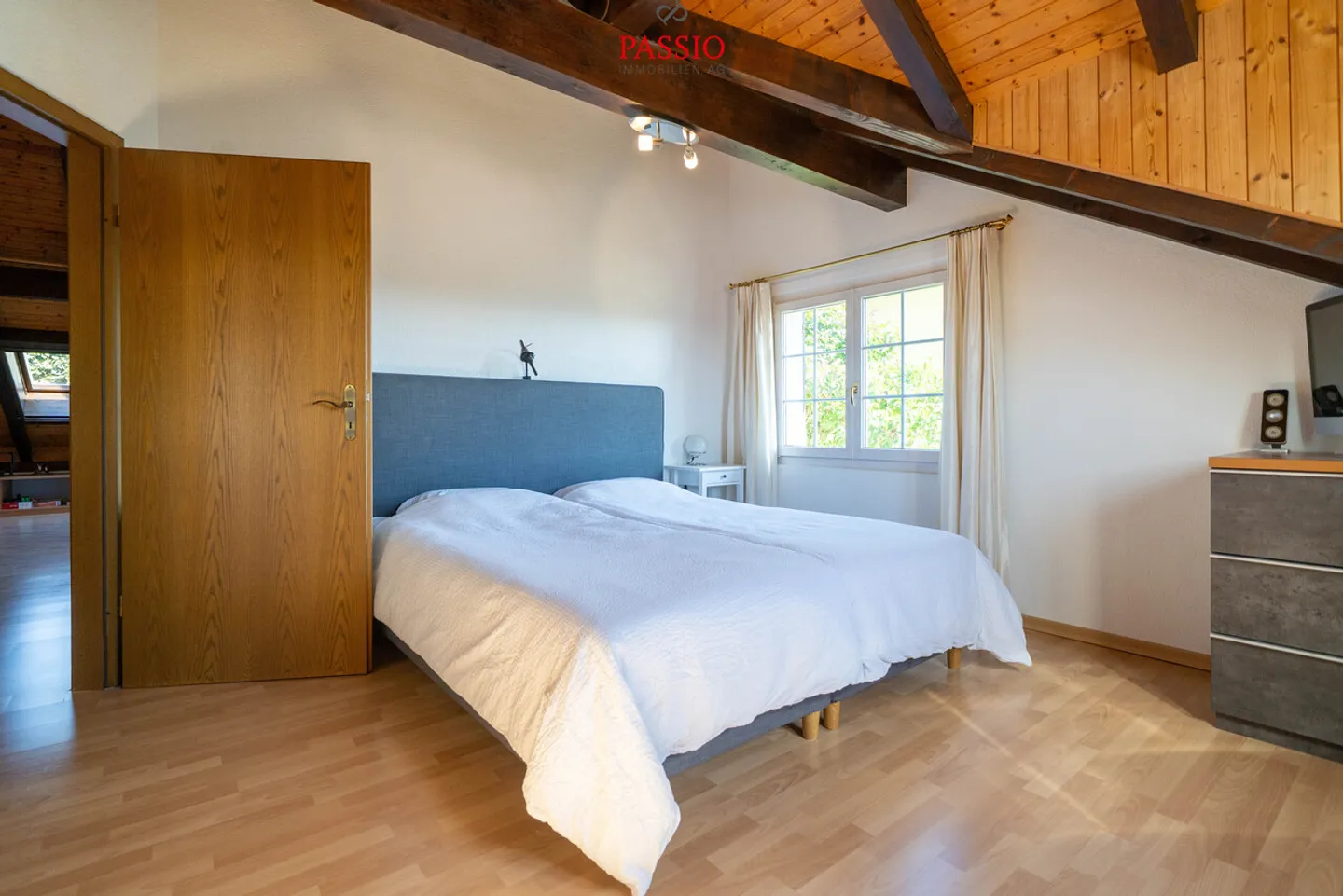 6.5-Room Family Dream Home with Pool, Garden and Panoramic View - Photo 25 of 38