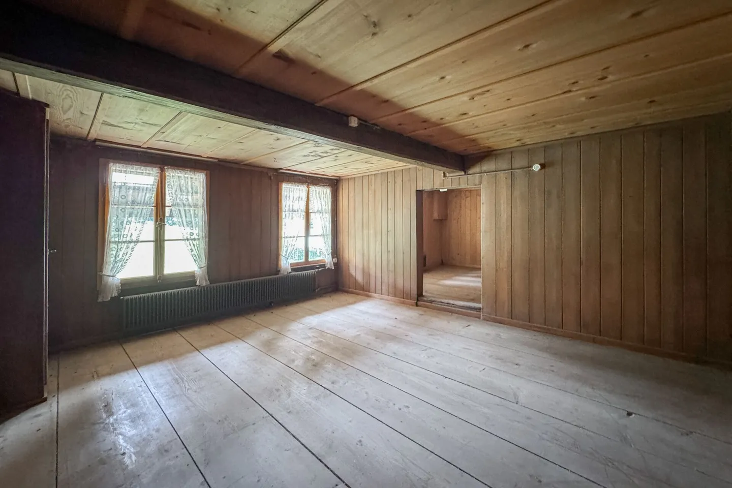 Projet avec histoire et perspective: plus de 3 600 m² de terrain et deux parties de maison au bord de la rivière - Photo 10 sur 15