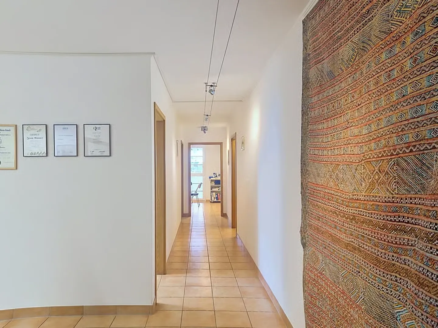 Beautiful administrative space ideally located - Photo 3 of 7
