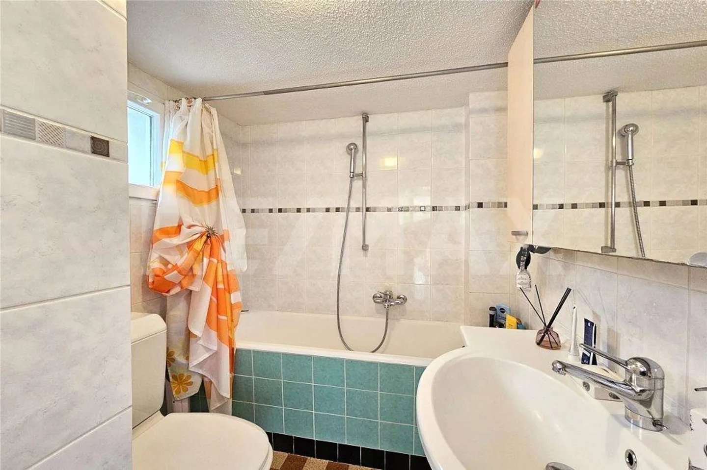 Maison multifamiliale avec bâtiment de ferme aux nombreuses possibilités d'utilisation à Loèche-Susten - Photo 10 sur 13