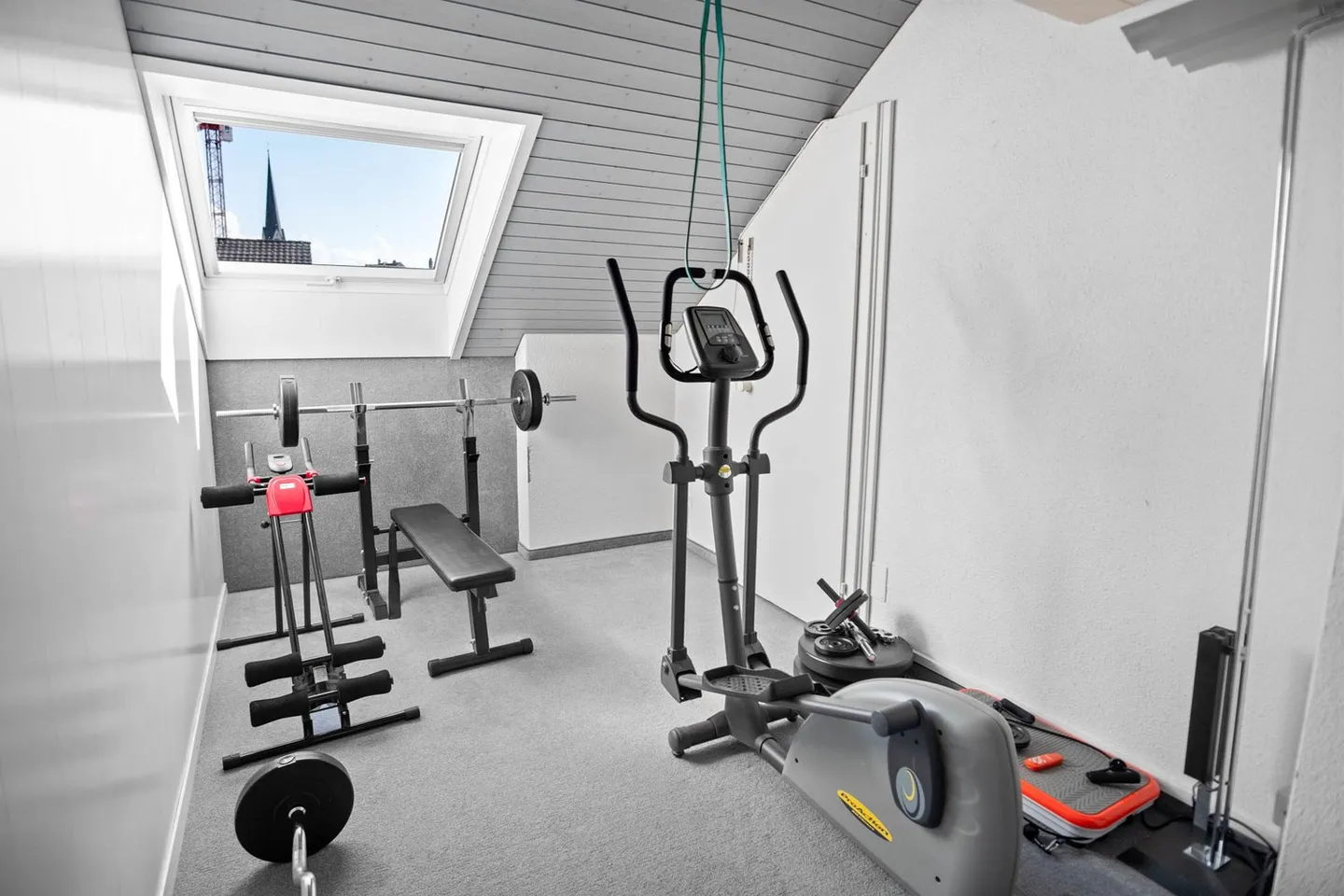 Family Paradise in a Quiet Residential Area - Photo 8 of 11