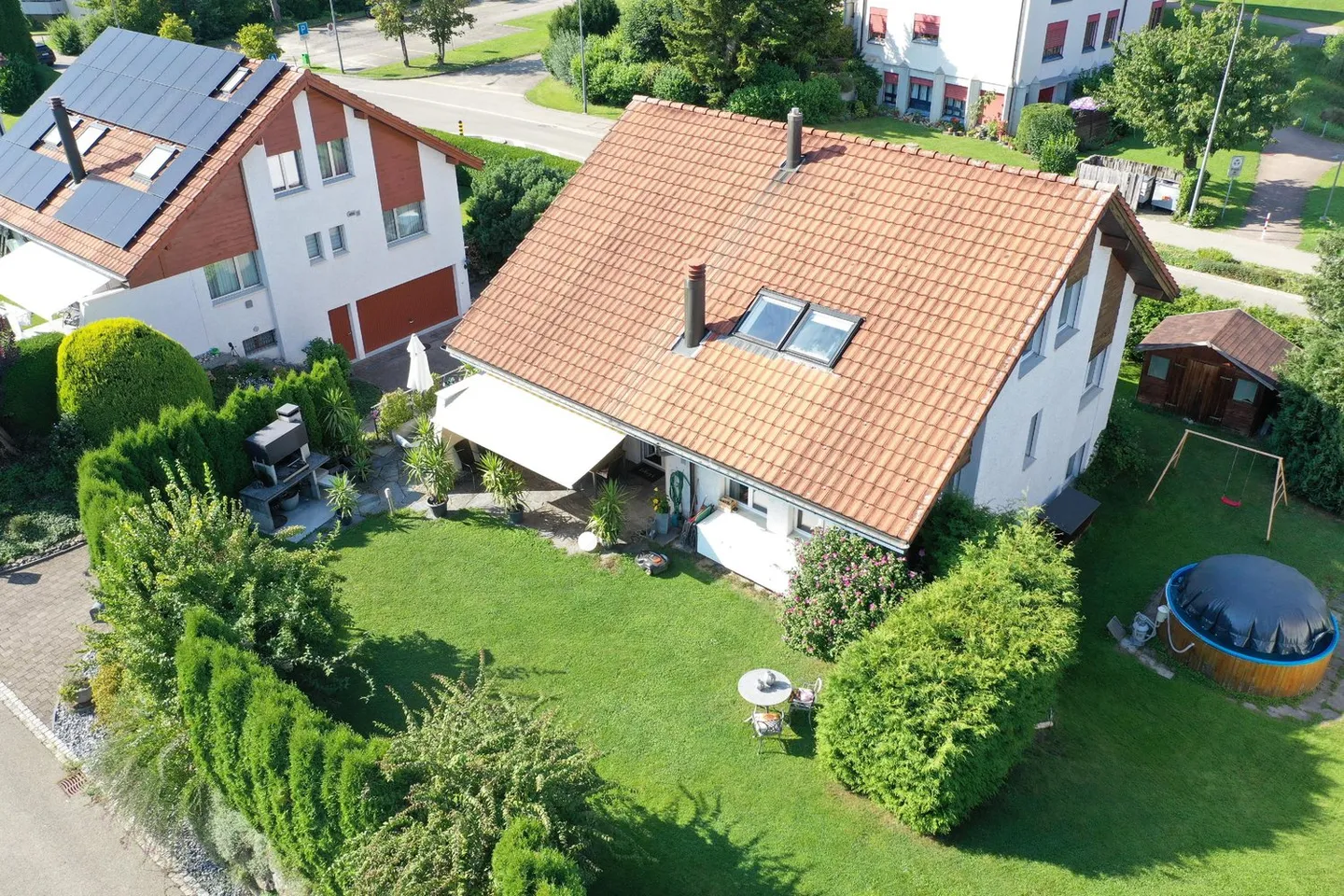 Family Paradise in a Quiet Residential Area - Photo 1 of 11