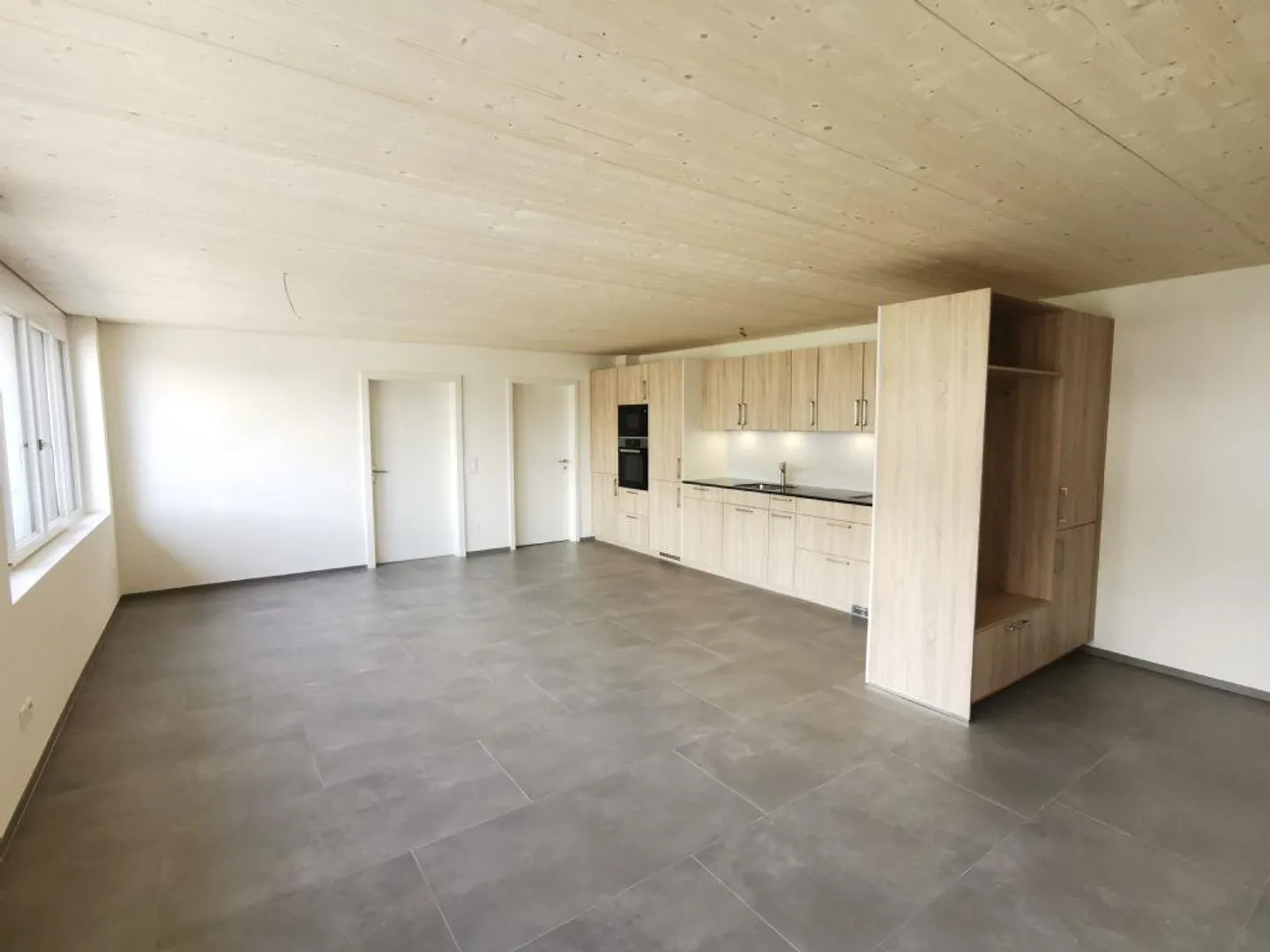 RENOVATED | WELL LOCATED | ATTRACTIVE - Photo 1 of 8