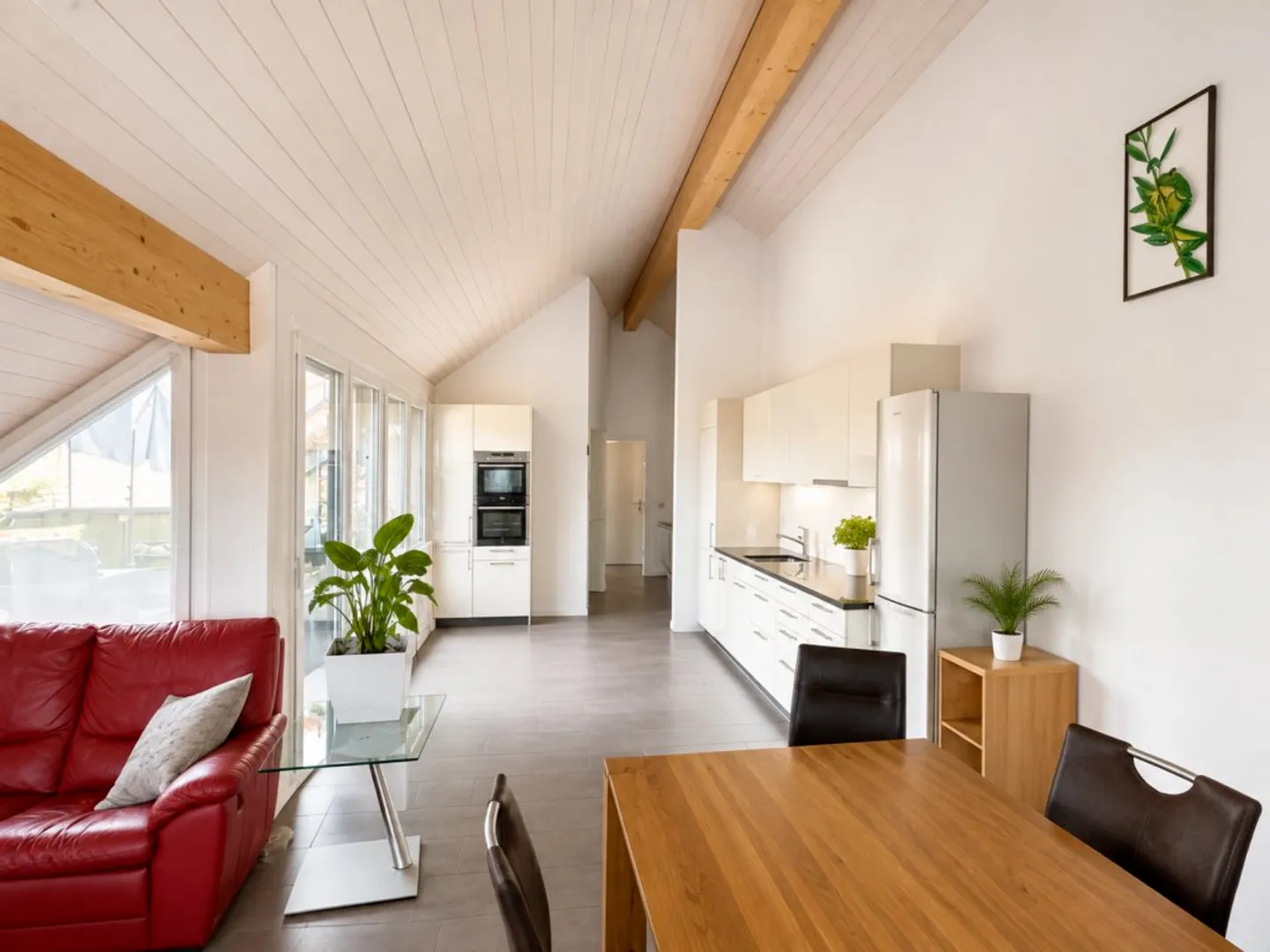 Appartamento spazioso con loggia - Foto 1 di 6