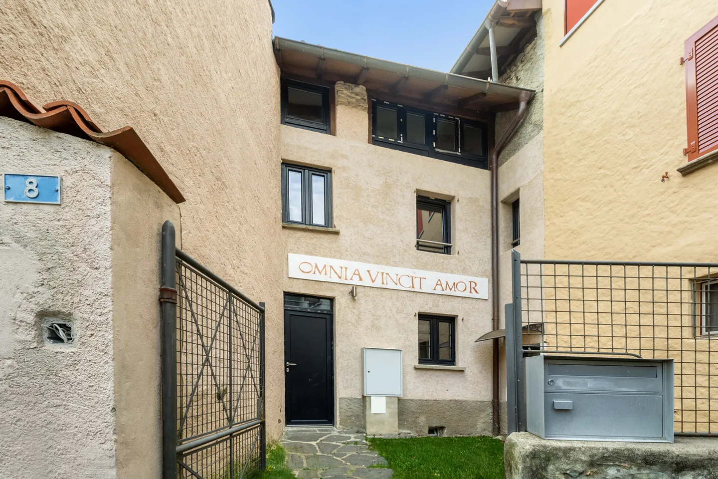 Casa con giardino in una posizione ben collegata - Foto 1 di 8