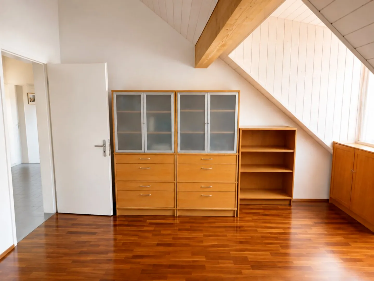 Appartamento spazioso con loggia - Foto 4 di 6