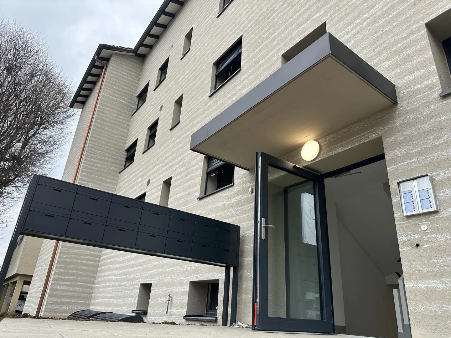 Loft 1 room - Photo 1 of 7