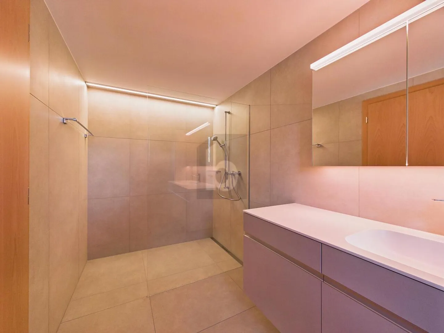 Appartement ensoleillé avec vue sur les montagnes - Photo 4 sur 6