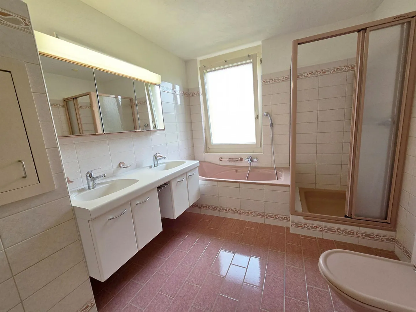 5.5-Room Semi-Detached House with Thoughtful Room Layout - Photo 3 of 9