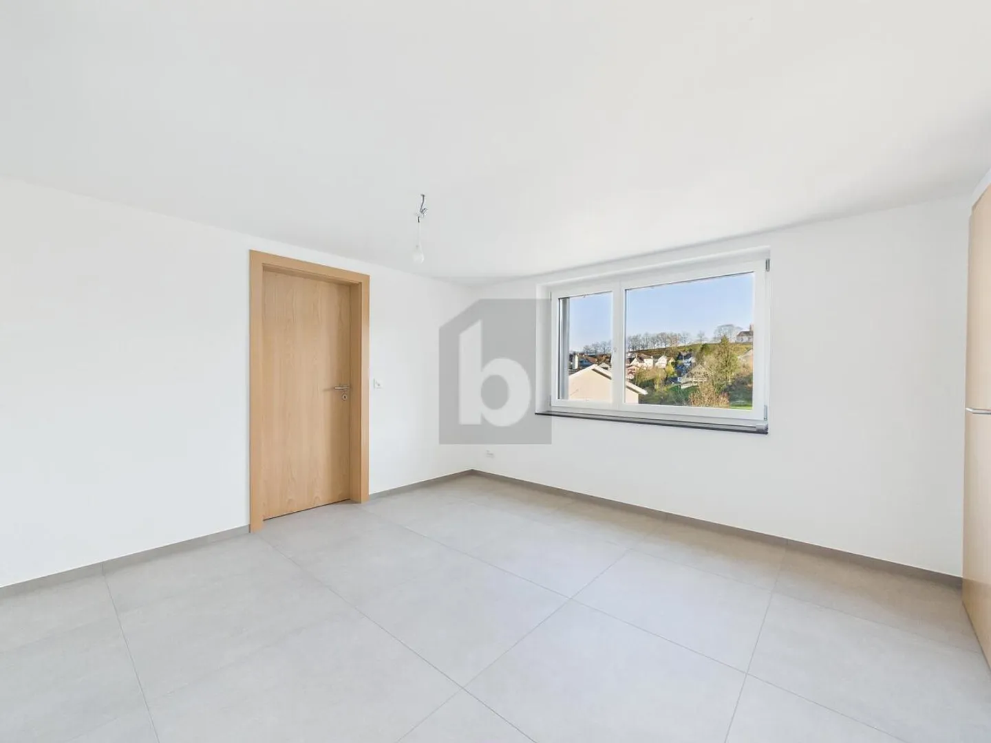 Appartement ensoleillé avec vue sur les montagnes - Photo 3 sur 6