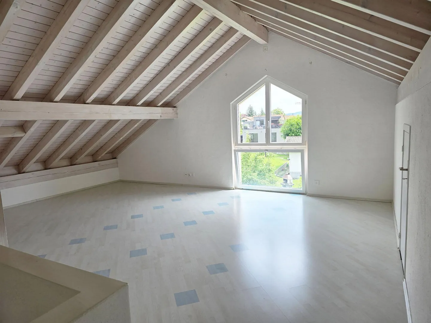 5.5-Room Semi-Detached House with Thoughtful Room Layout - Photo 6 of 9