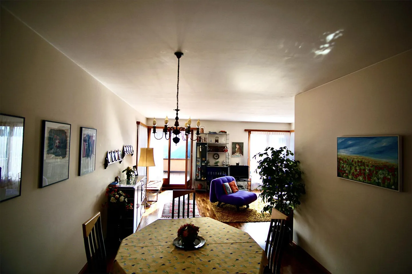 Geräumige 2,5-Zimmer-Wohnung mit Terrassse von 44m2 und atemberaubender Aussicht - Foto 3 von 14