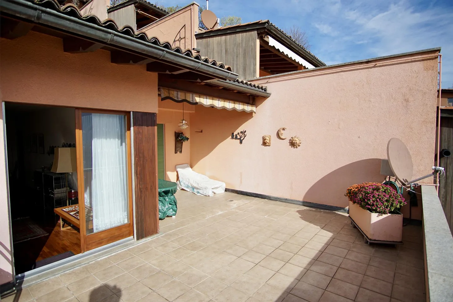 Geräumige 2,5-Zimmer-Wohnung mit Terrassse von 44m2 und atemberaubender Aussicht - Foto 12 von 14