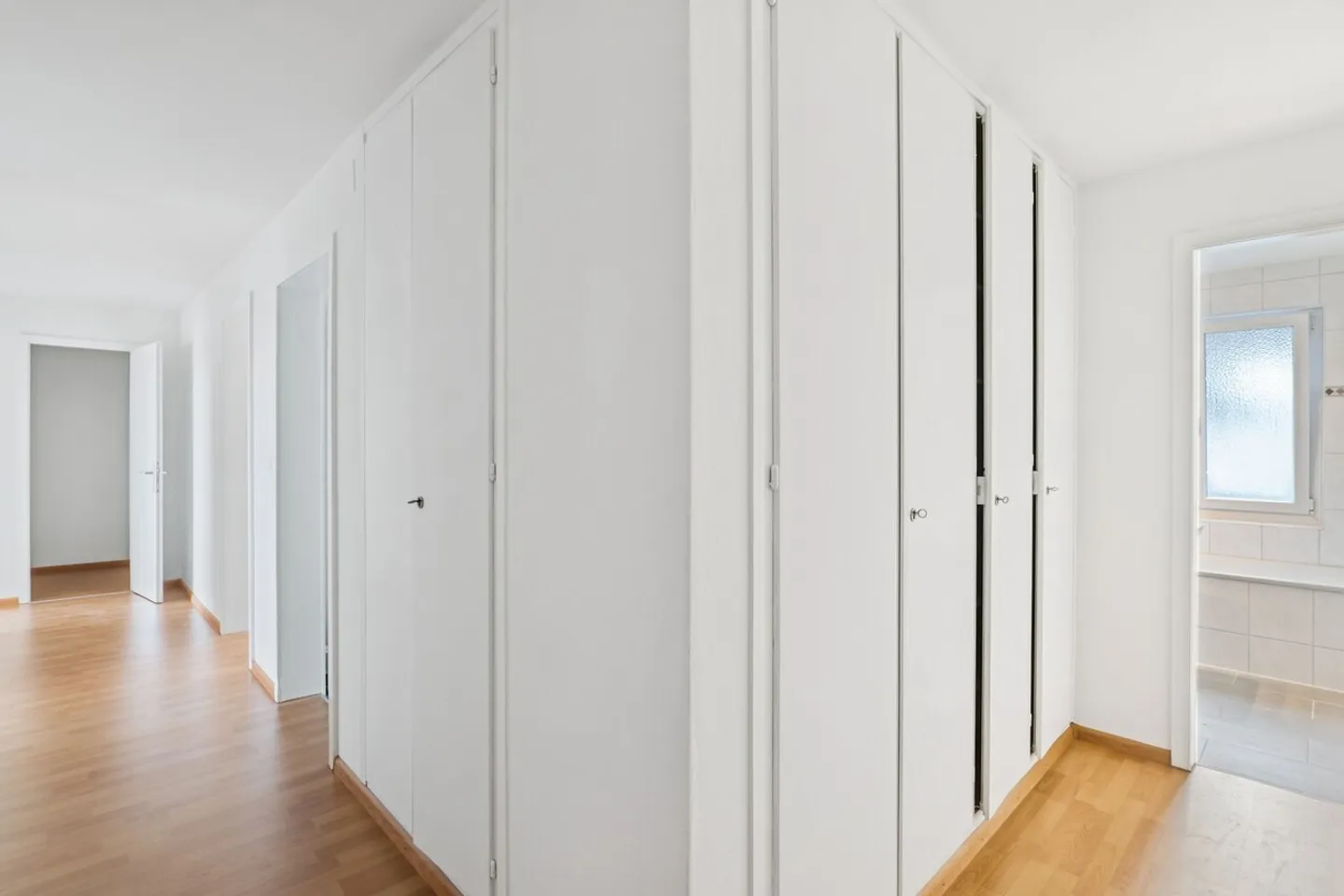 Move in now - freshly renovated apartment quiet, green & central - Photo 10 of 10