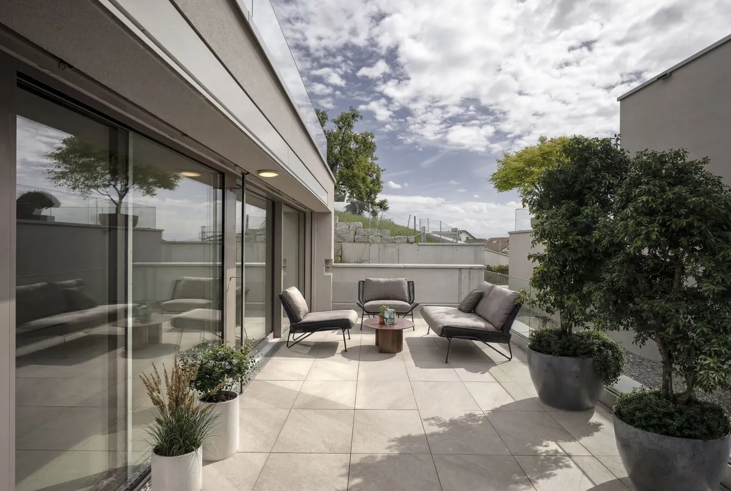 Maison de terrasse à 2 étages avec 2 terrasses et 1 coin salon - Photo 9 sur 16
