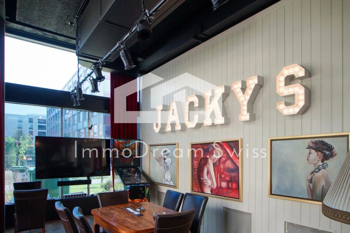 Trendy Restaurant in Glattpark - Photo 8 of 13