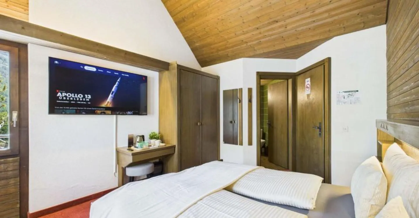 Furnished hotel room with balcony - weekly in Saas-Fee - Photo 4 of 7