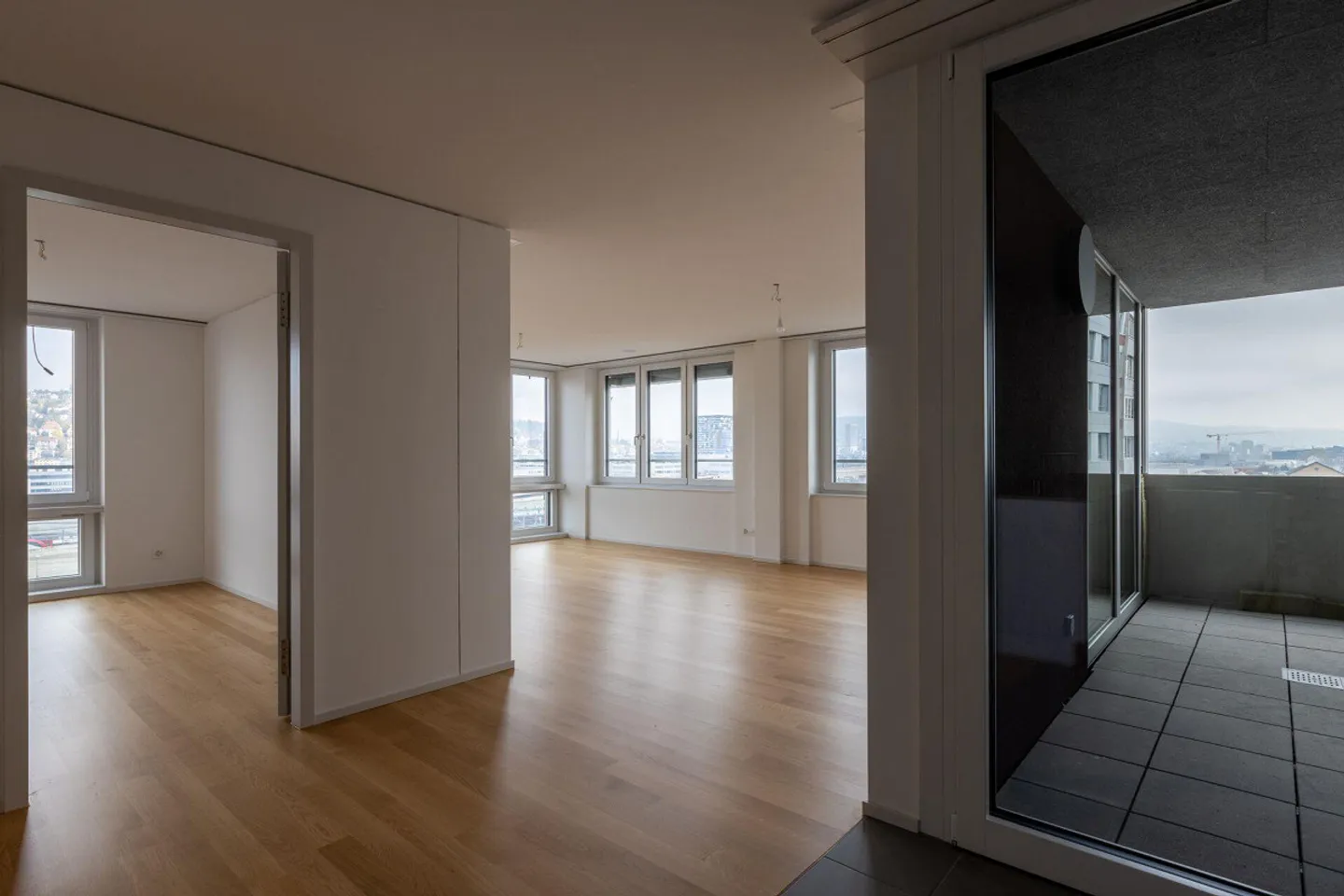 Ampio appartamento di 4,5 stanze 09.13 con vista esclusiva - Foto 8 di 19