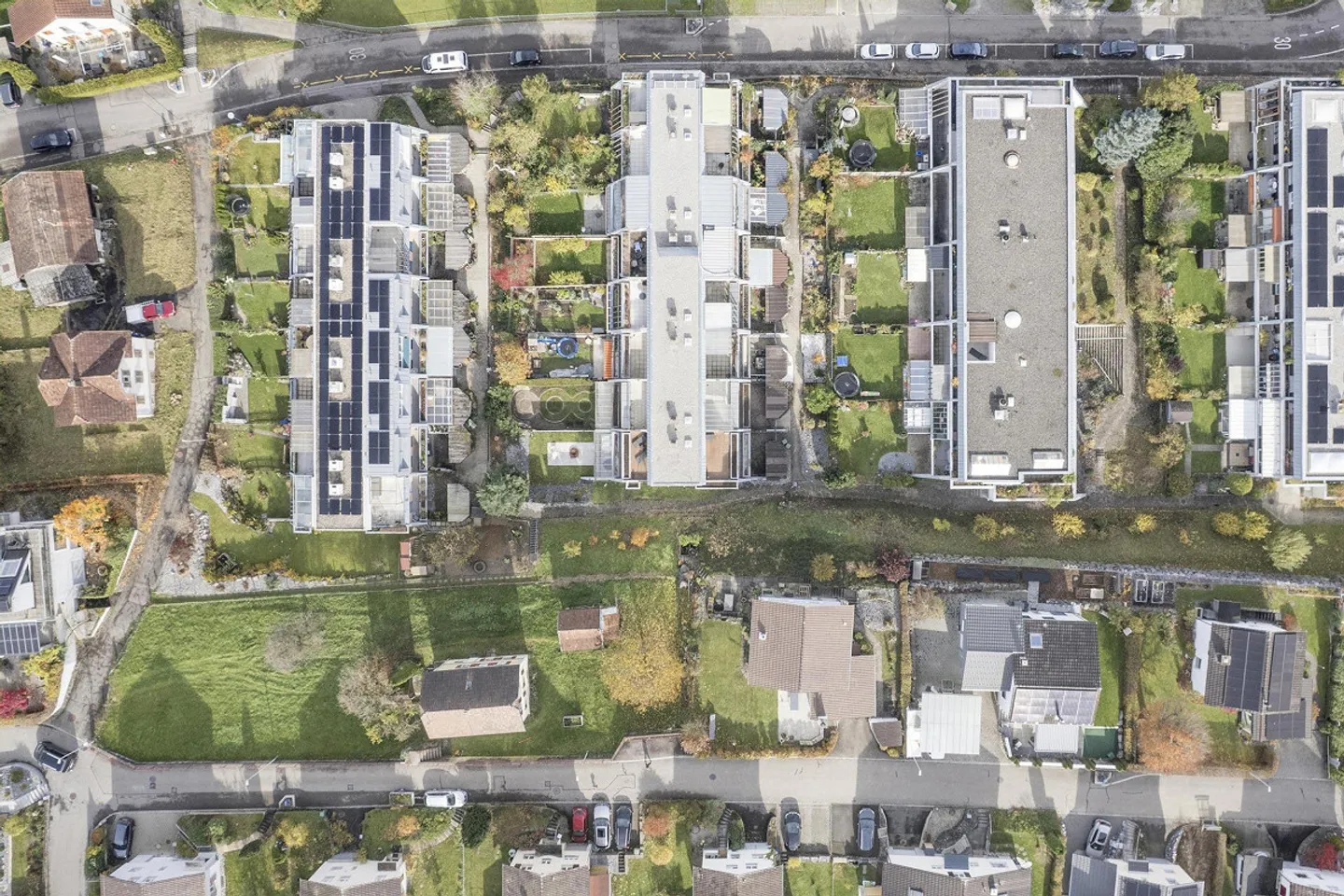 Corner House in a Quiet Location - Photo 2 of 11