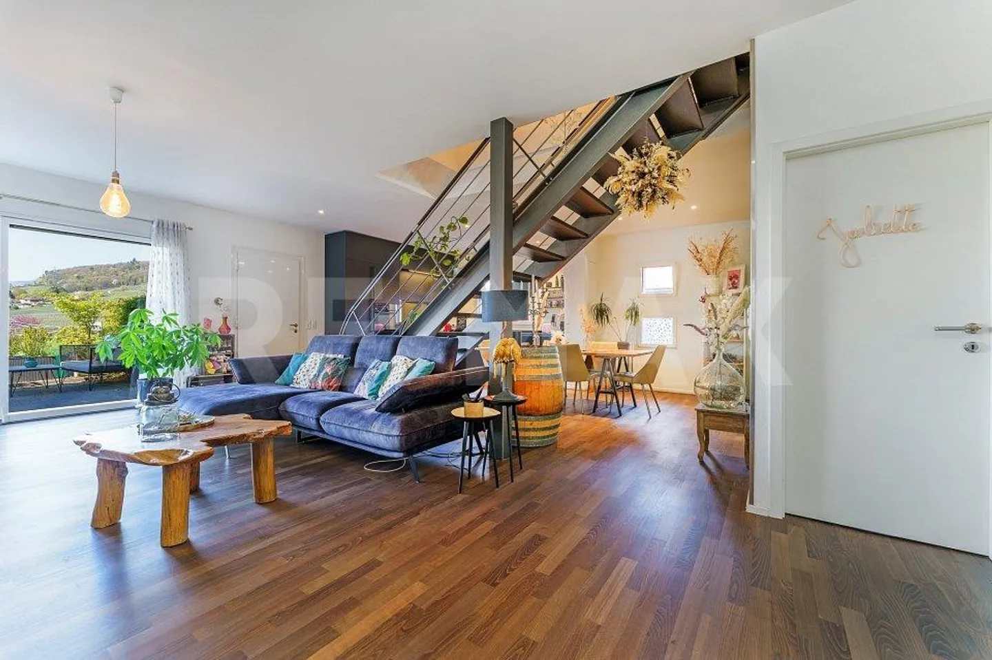 Vero colpo di fulmine: carattere, modernità e volumi generosi. - Foto 1 di 13