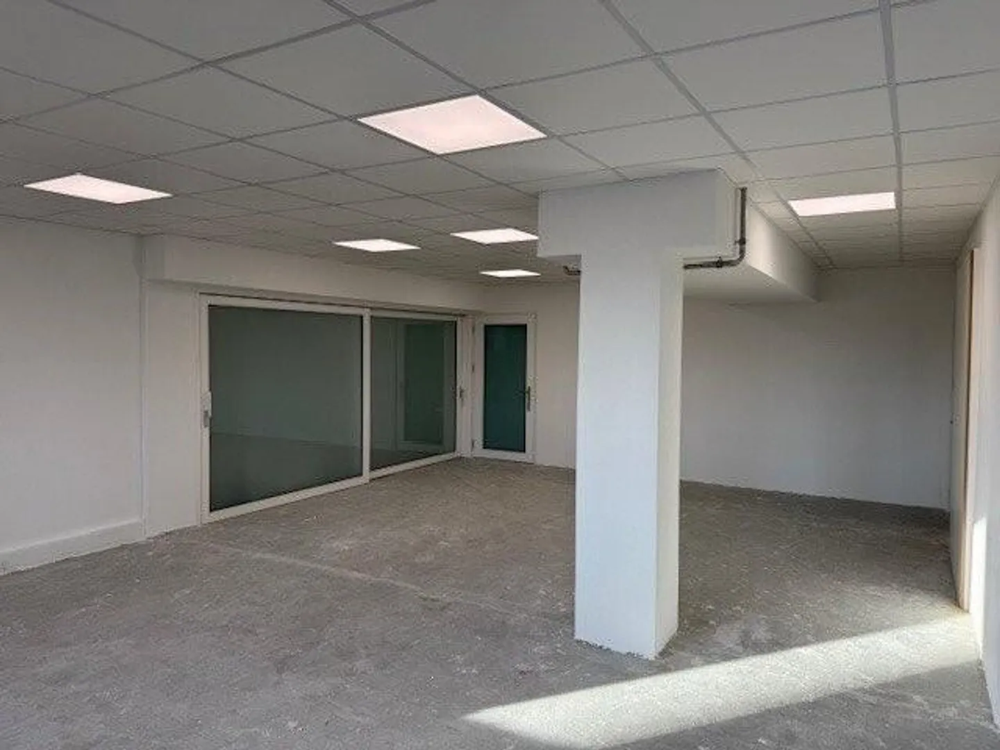 Your Space for Ideas - Ideal for Creatives, Tinkerers, and Craft Businesses - Photo 3 of 3