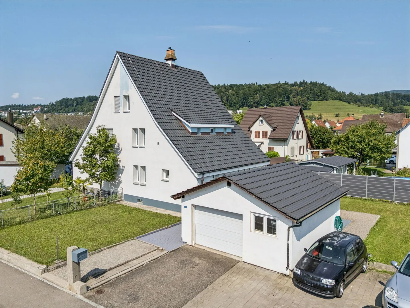 Trasferisciti e inizia a vivere - La tua casa bifamiliare con giardino e garage - Foto 1 di 15