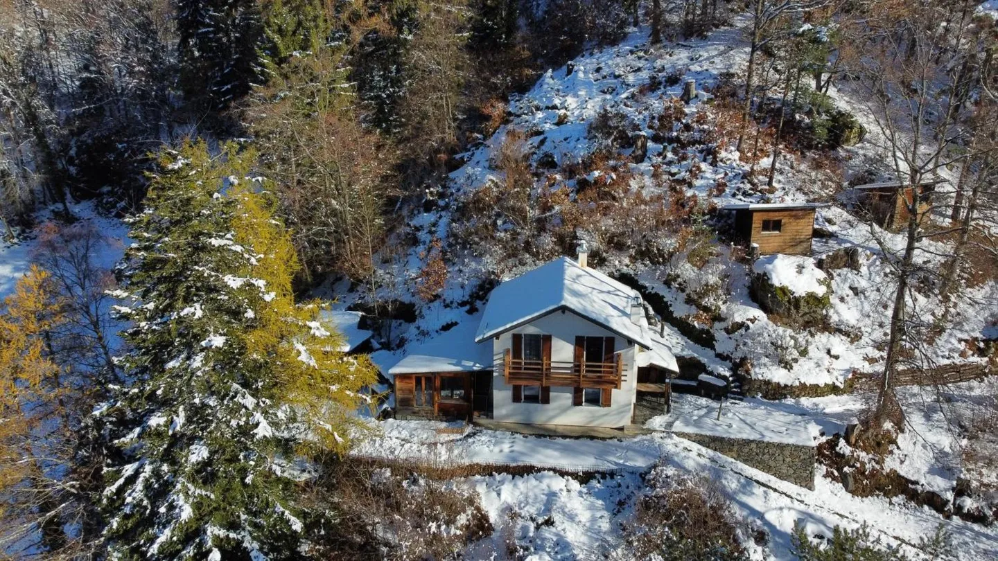 Chalet 3.5 rooms - Photo 1 of 13