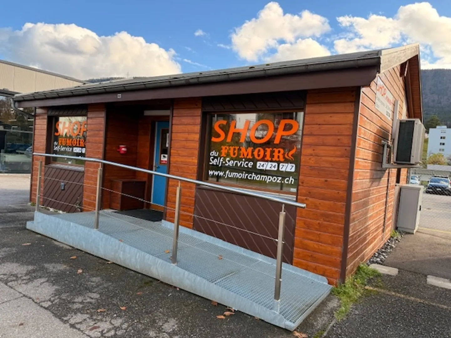 Vitrine à vendre - Photo 1 sur 3