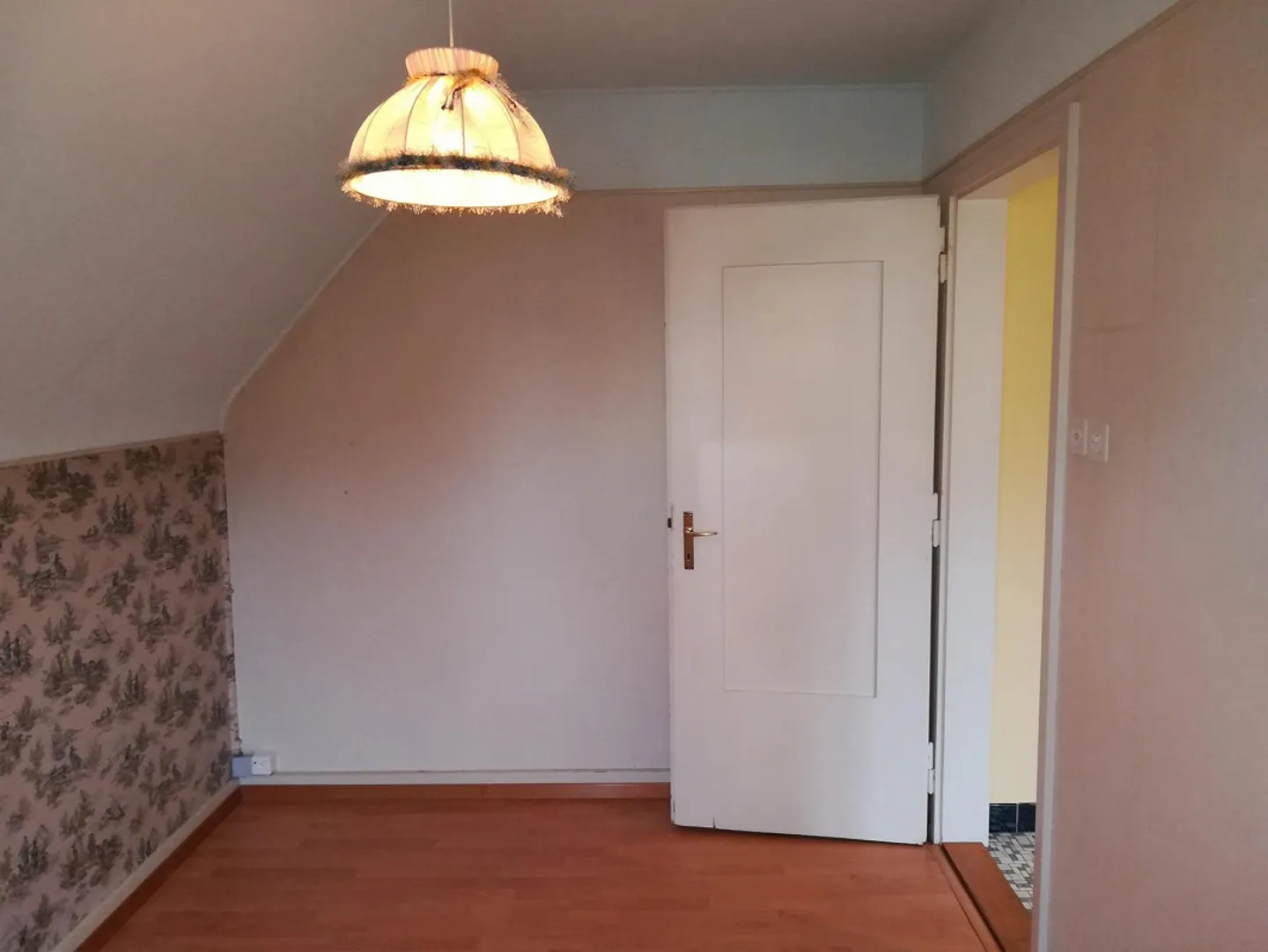 Appartamento di 3 locali in posizione tranquilla con un fantastico giardino condominiale - Foto 5 di 11