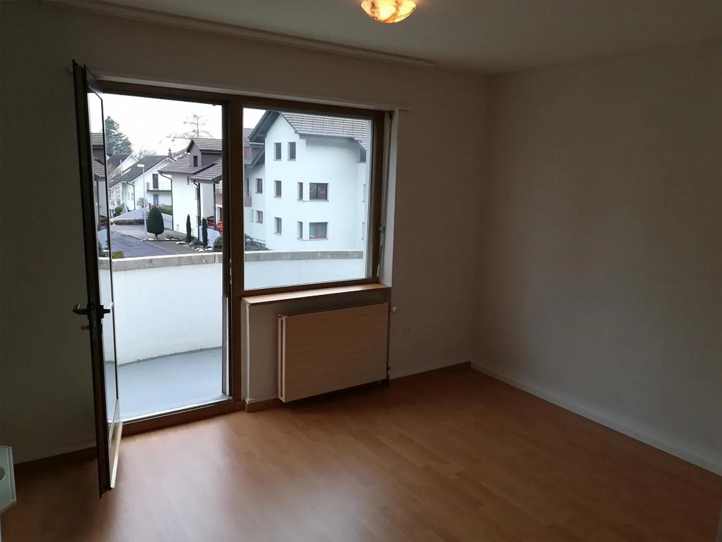 Appartamento di 3 locali in posizione tranquilla con un fantastico giardino condominiale - Foto 6 di 11