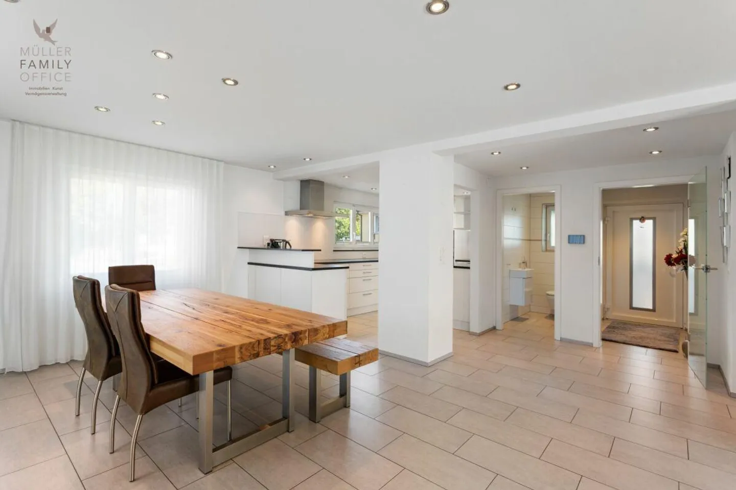 Charmantes 5 1/2 Zimmer Einfamilienhaus mit idyllischem Garten - Foto 8 di 13
