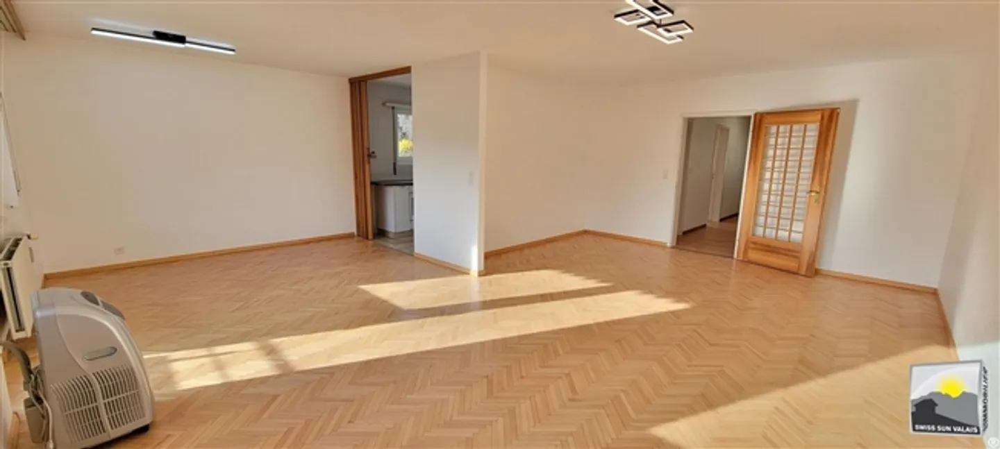 «SIERRE / Ich bin "SWEET LIVING" Schöne Wohnung 4.5 Stück 115 m²» - Foto 18 von 20