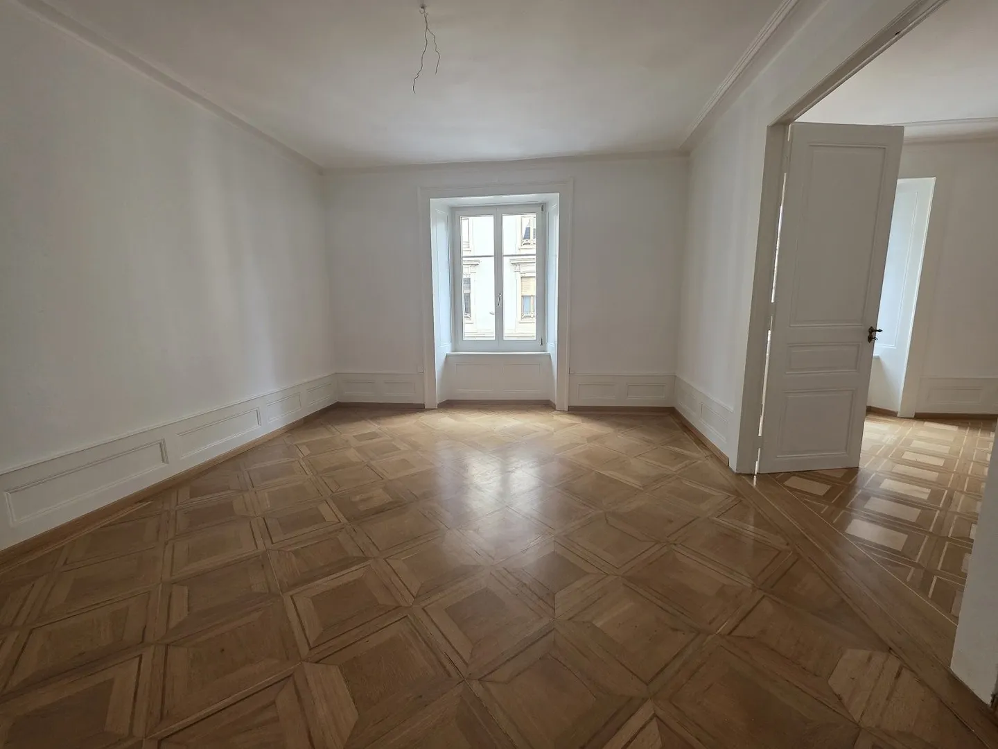4.5 ECCEZIONALI STANZE DI 150 M2 - Foto 4 di 9