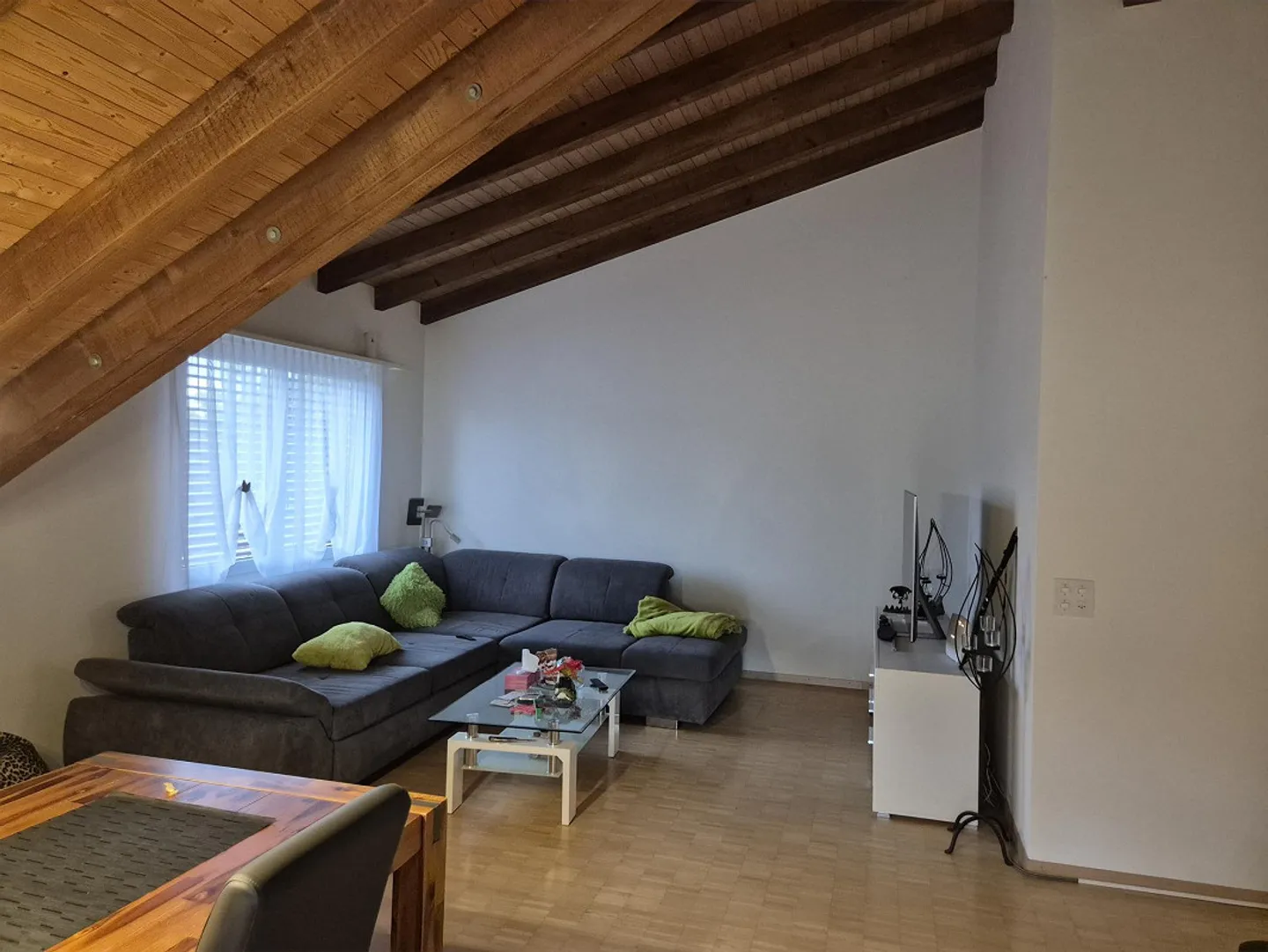 Charmante 3.5-Zimmerdachwohnung in Reinach zu vermieten - Foto 2 von 9
