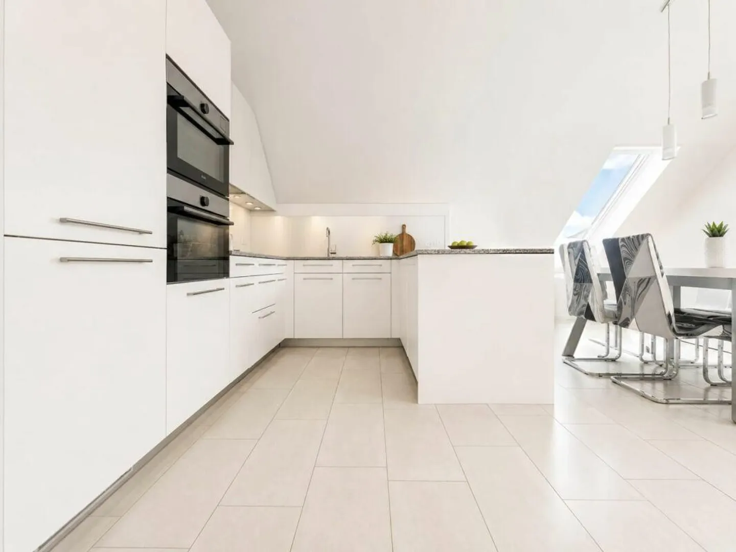 Modern 4.5-room apartment - Photo 3 of 10