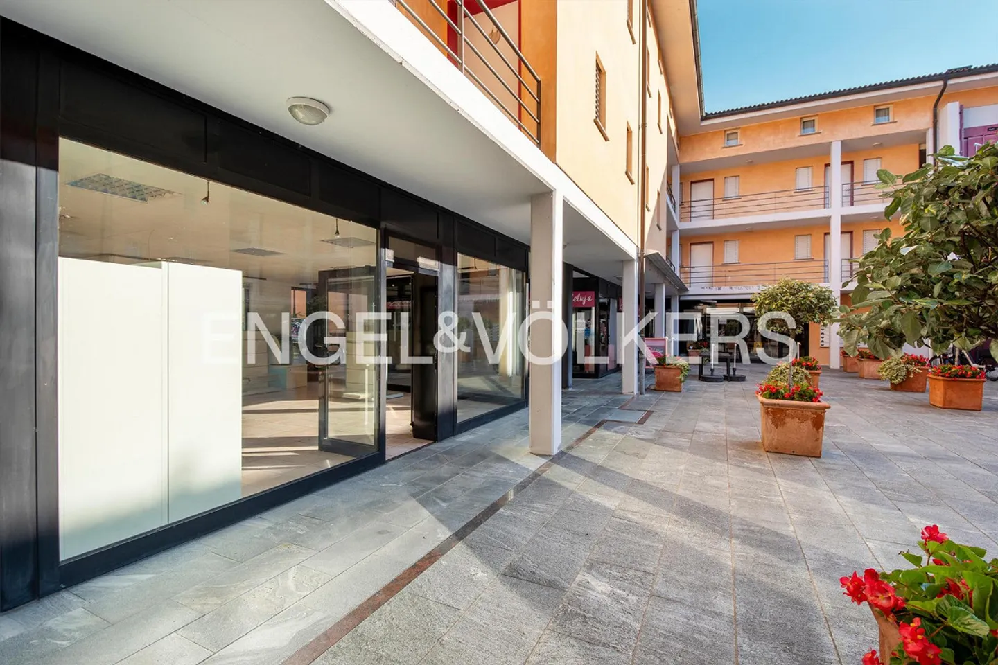 Old Town Shop with Large Display Area (93) - Photo 2 of 7